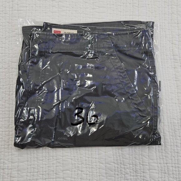 Wrangler Relaxed Fit Cargo Shorts Men's 42 Grey 7 Pockets 9" Inseam Utility EUC - Picture 13 of 13